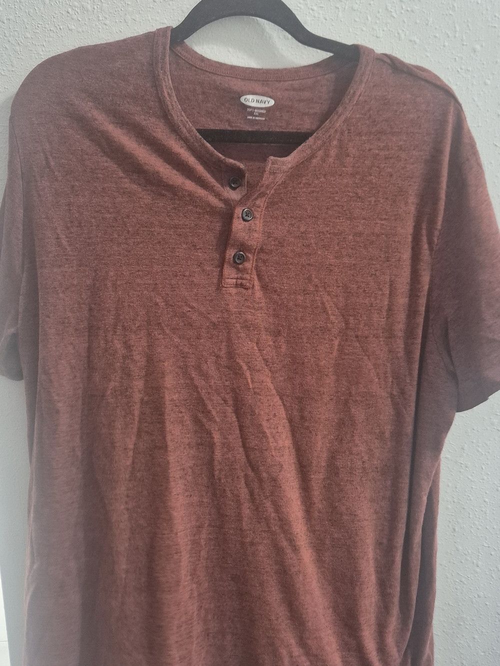 Old Navy Men's Short Sleeve Henley in Rust